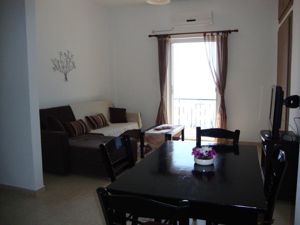 Fantasia Apartment Lákones Екстериор снимка