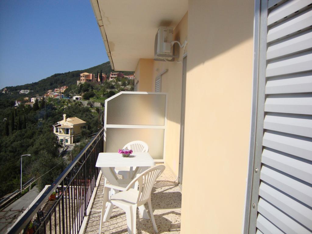 Fantasia Apartment Lákones Екстериор снимка